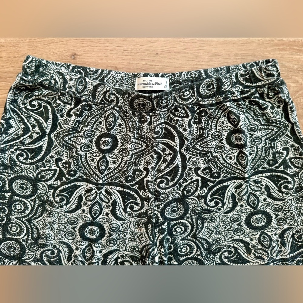 Abercrombie & Fitch Green Flare Pants Size M - Picture 4 of 5